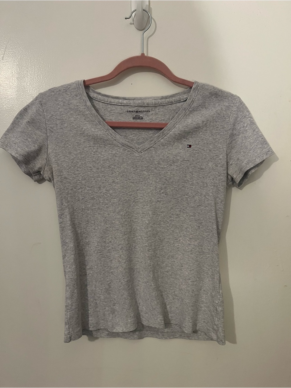 Tommy Hilfiger Women’s Logo Solid Knit V-Neck Short Sleeve Tee S Gray